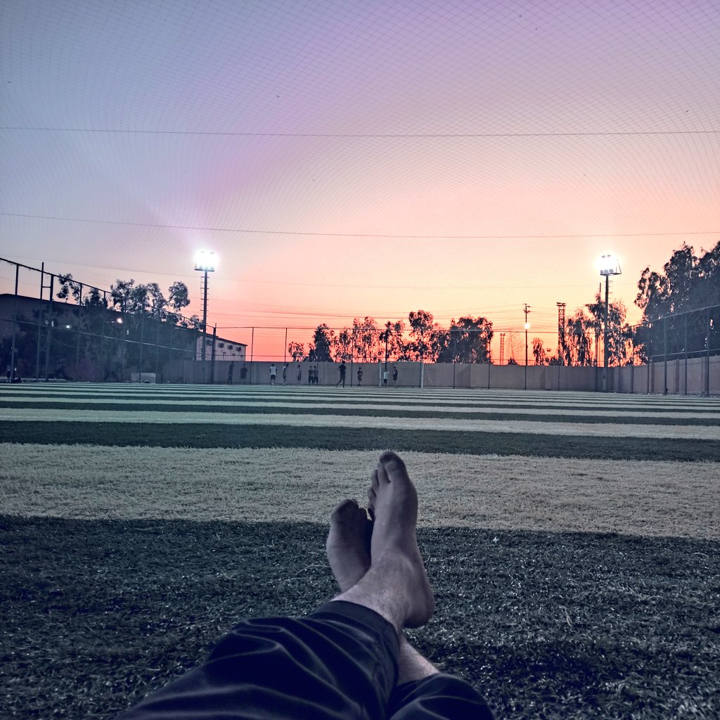 امضي في طريقك فلن يلتفت اليك احد 💔