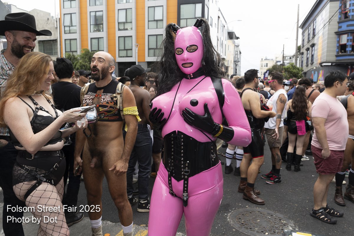 Dot the Photographer tweet media