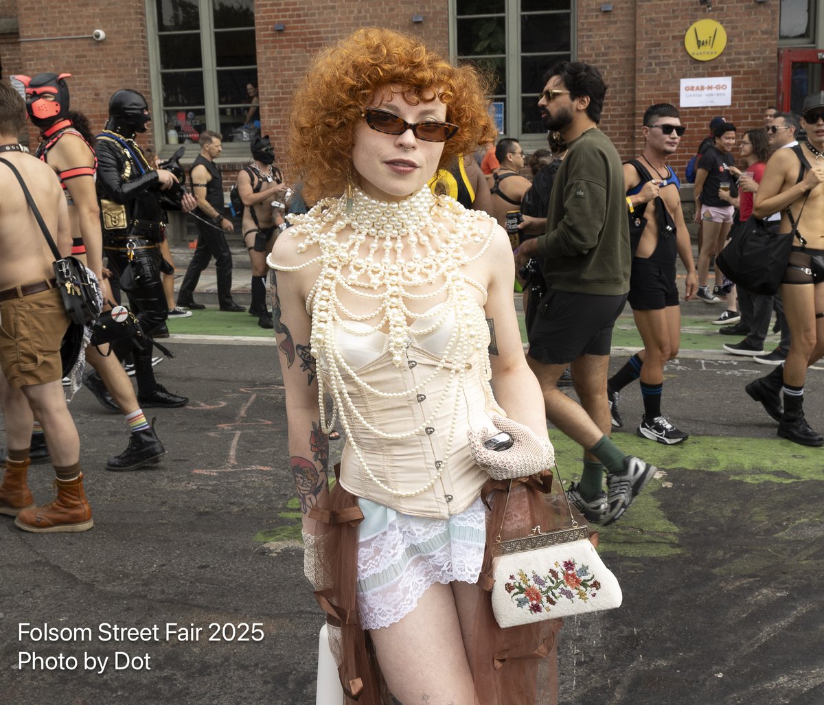 Dot the Photographer tweet media