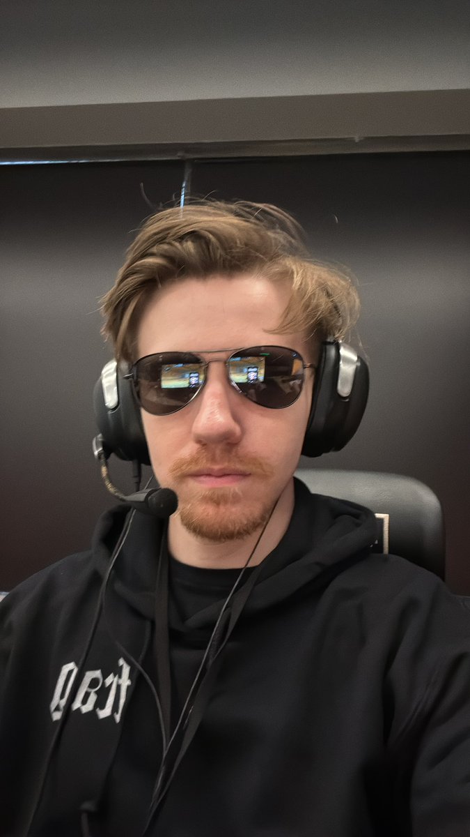 Ethan_gTV's tweet image. Locking in