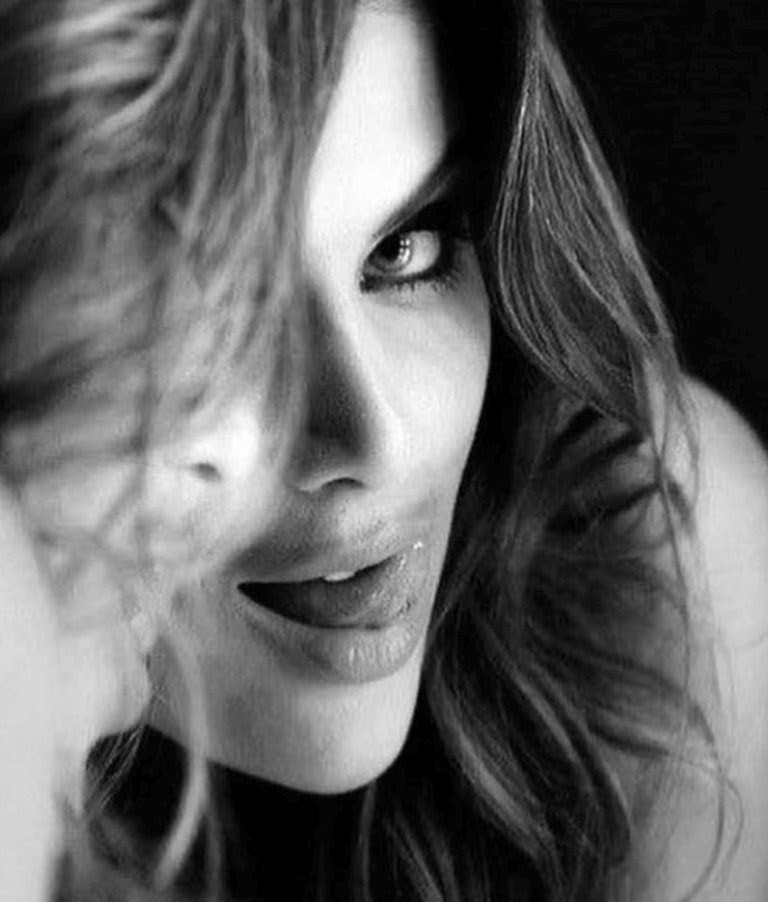 justthinkinnow's tweet image. Bonne soirée 
Good evening 
Guten Abend 
Buona serata....💋

#love #life #saturdayfun