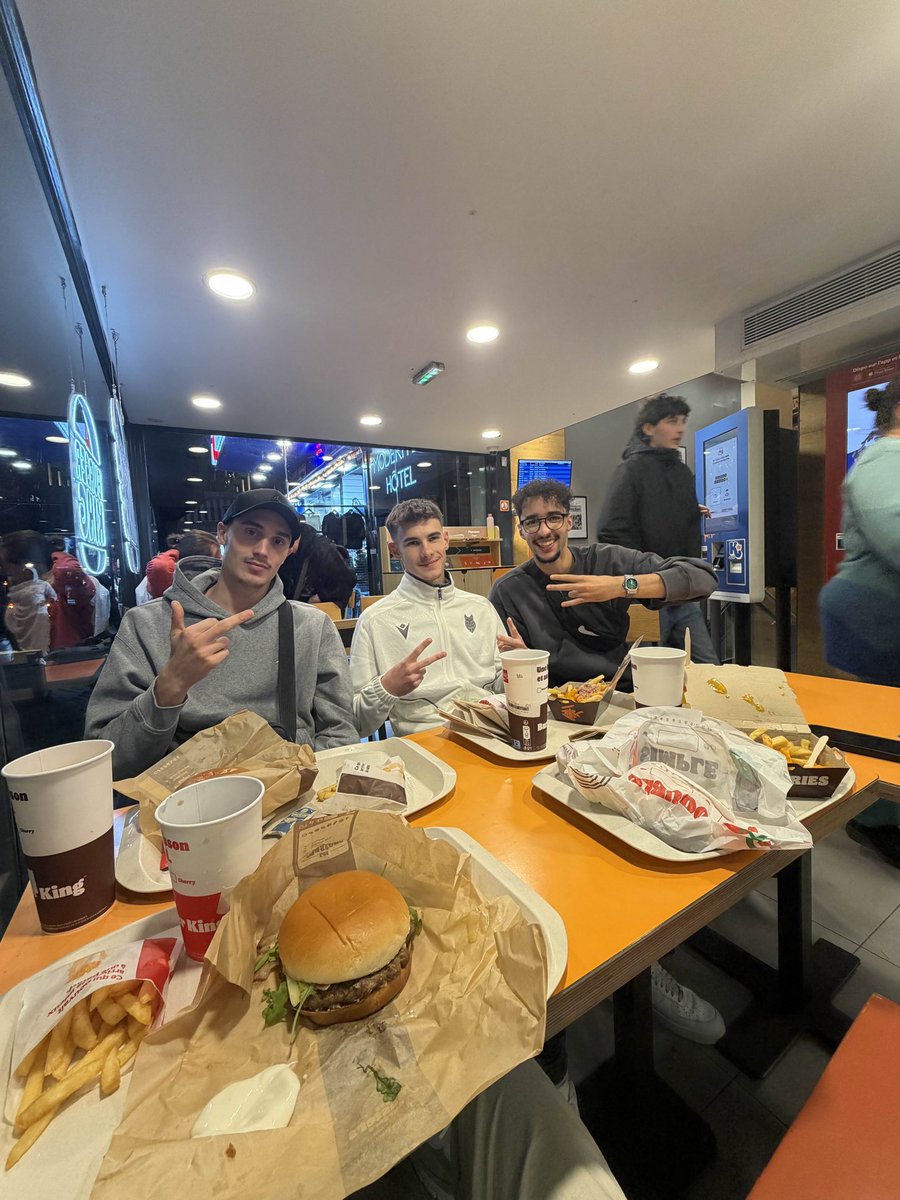 Mathisoff_'s tweet image. 👀