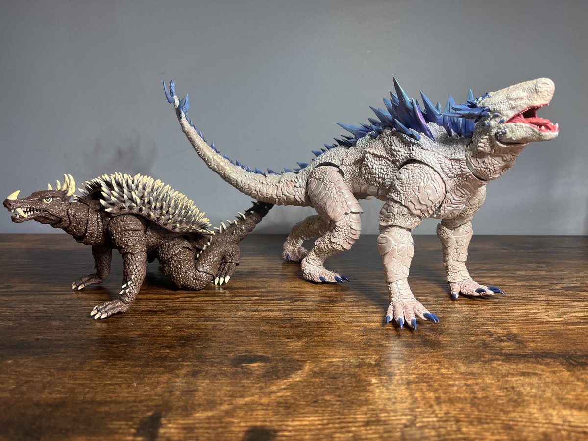 justdobber's tweet photo. incredible how im having more fun with the cheaper figure of a monster i dont like that much https://t.co/gEgghbthrm