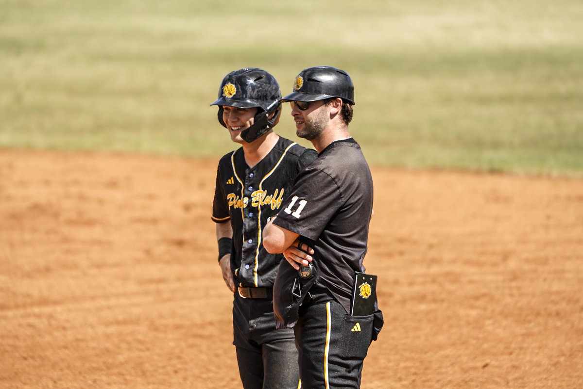 ๐๐จ๐ฅ๐๐๐ง ๐๐ข๐จ๐ง๐ฌ ๐๐๐ฌ๐๐๐๐ฅ๐ฅ โพ๏ธ tweet media