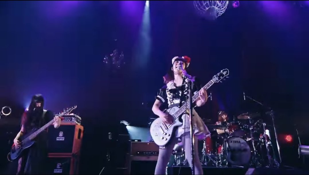 waifu1111111188's tweet photo. 🎧 今日のBAND-MAIDおすすめ曲 🎶
『Carry on living』
> 人それぞれ自分にとって大事な"何か"を取り戻しながら"生きていく"。困難や苦境があってもその"何か"をギリギリまで考え抜けよ！
クルッポの歌詞が生きる力をくれる！
#BANDMAID #バンドメイド #今日の一曲 #Carryonliving #kobatomiku https://t.co/3mF0AqiWYq