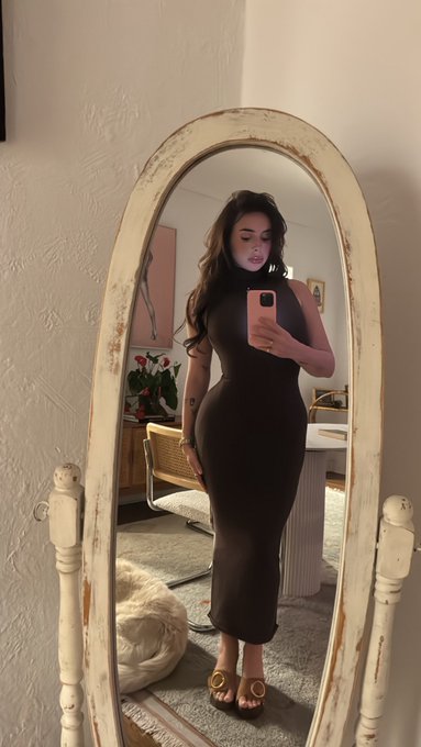 1 pic. Friday night https://t.co/EgFkkfolwH