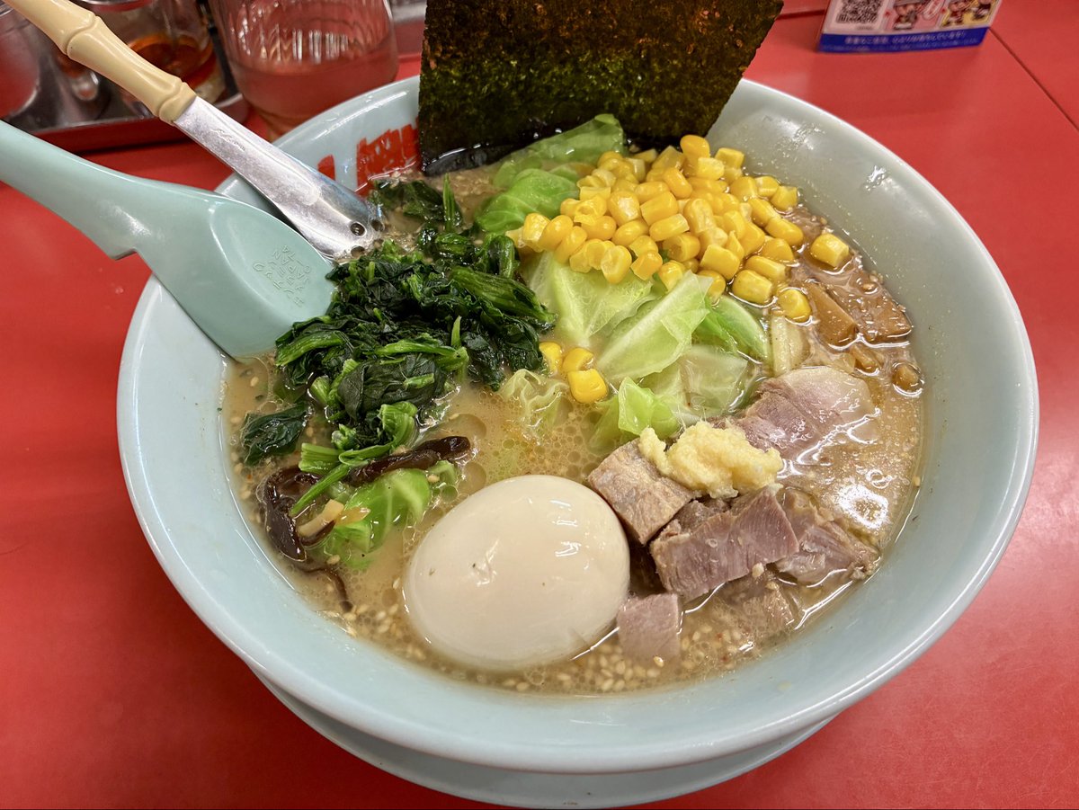 roba_yamanashi's tweet image. 昨晩は才谷さん、ブルズムさん、ブルーさんとROBARで合戦をしました🍺
最初はシンプルにおつまみ用意して飲むはずがカウンターに置けないくらい色々と食べ物が増えw
フロムザバレルをみんなで楽しみ🥃
〆の山岡家さんでKTさんにKOされましたが🍜
控えめに言って最高でした✨
やっぱ人間って面白いな🐷