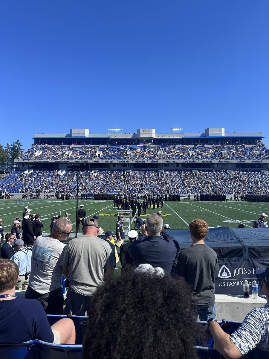 Had a great time <a href="/NavyFB/">Navy Football</a> today, looking forward to being back!
<a href="/andrejones1185/">Coach Andre Jones</a> <a href="/OaktonFootball/">Oakton Football</a> <a href="/Coach__Slay/">Coach Slay</a>
