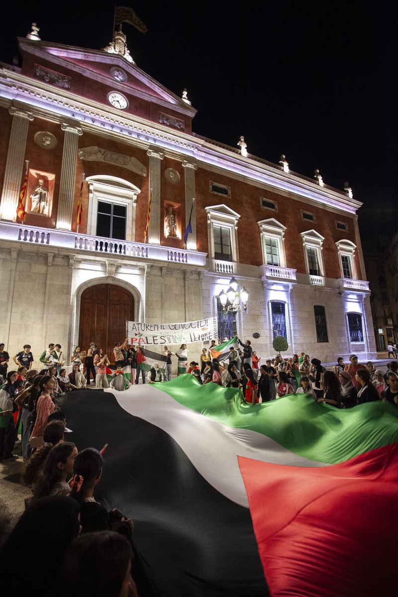 Manifestació a Tarragona en contra del genocidi a Gaza i en suport a la Global Sumud Flotilla  #flotilla #Gaza #Tarragona
