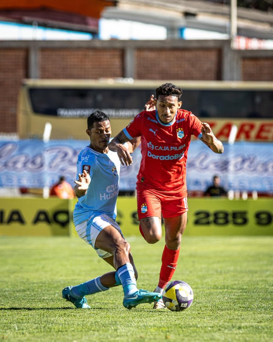 falloarbitral's tweet photo. Con un hat-trick de Mauro Da Luz, ADT le REMONTÓ el partido a Sporting Cristal en 2 minutos y ganó 3-2.

Sporting Cristal no quiere luchar por el Clausura. Quieren el ‘tri’(?) https://t.co/a738DXSGNk