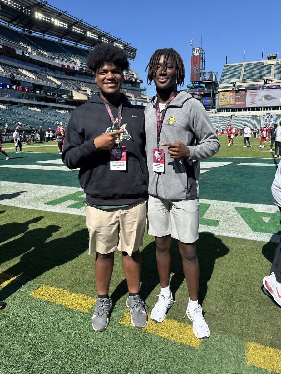 after a great conversation with <a href="/CoachAhmadTUFF/">Khalil Ahmad</a> i am proud to announce i have received my first division 1 offer to temple university!!
<a href="/CoachChiTUFF/">Malachi Timberlake</a> 
<a href="/SJRCoachAug/">Augie Hoffmann</a> 
<a href="/SJRFB/">SJR Football</a>