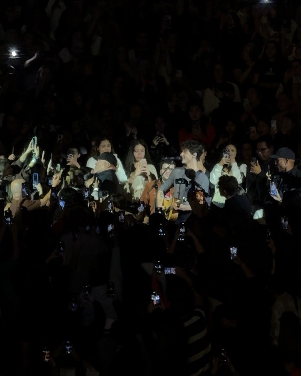 sofiiaa_habiib's tweet image. my body is in shambles today but that show last night was INSANE!!!!! love my hometown, love my friends and love @ShawnMendes foreverrr😭🤍🤍 #OnTheRoadAgainNewYork