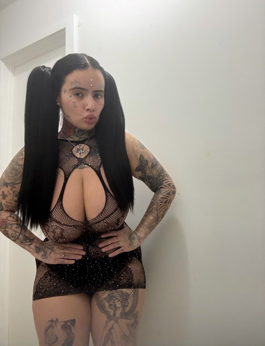 GABRiELA (@bloodwr1st) on Twitter photo 