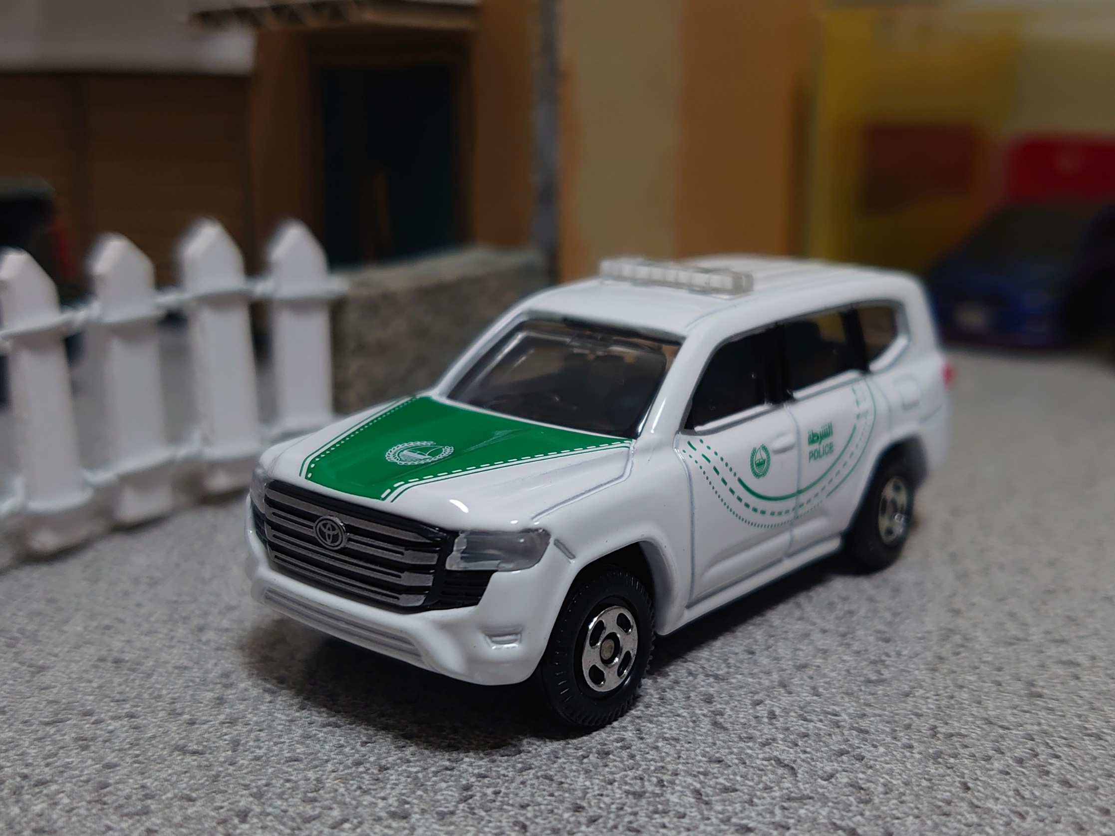 イオン限定 ドバイ警察ランドクルーザー & ホンダプレリュード 8台セット ☆ トミカ イオン限定 ランクル ドバイ警察デザイン、ホンダ