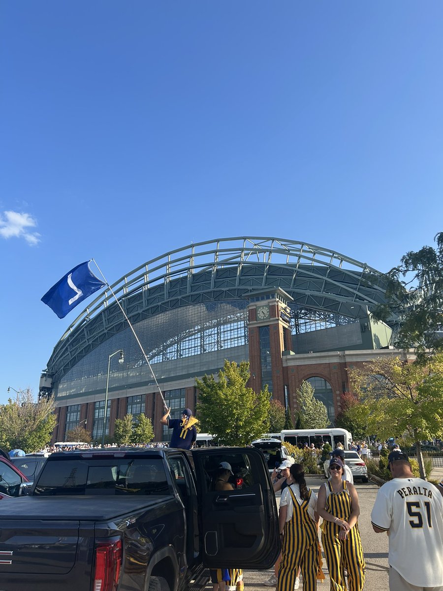 amurph164's tweet photo. @TheWrigleyWire Shhhhh https://t.co/gV5rgQ86zL