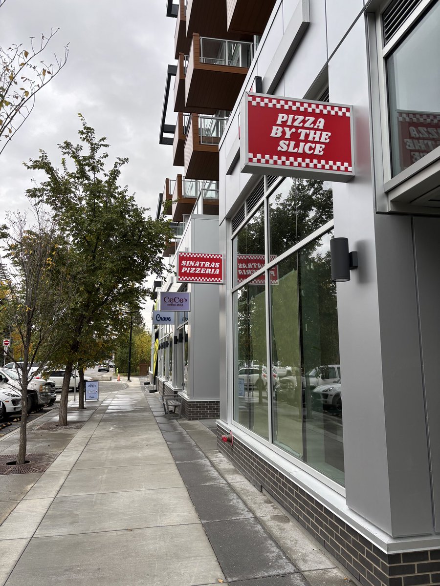 everydaytourist's tweet image. Checked out Frontier homes and was impressed with everything from lobby to large balconies. Love the kids riding their bikes in the parkade. This is the mixed-use development inner city communities need. @Trumanhomes @dtalks_calgary @WestHillhurstCA @BILDCR #urbanliving #infill