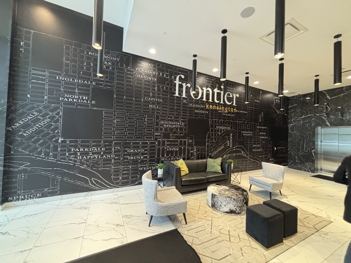 everydaytourist's tweet image. Checked out Frontier homes and was impressed with everything from lobby to large balconies. Love the kids riding their bikes in the parkade. This is the mixed-use development inner city communities need. @Trumanhomes @dtalks_calgary @WestHillhurstCA @BILDCR #urbanliving #infill