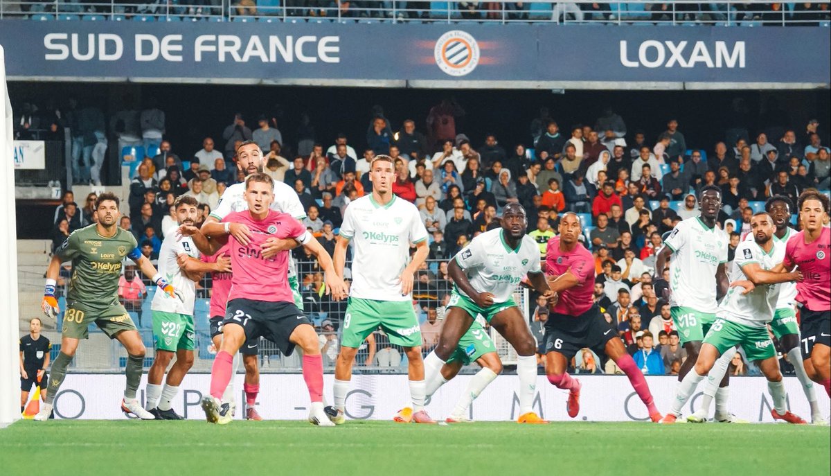📊Le #MHSC n’a plus remporté de match avec son maillot rose depuis octobre 2019, c’était face à Monaco (3-1).

2020→ MHSC 0-1 Nîmes
2021→ MHSC 1-1 Strasbourg
2022→ MHSC 0-2 Monaco

2023→ MHSC 4-2 Clermont
Arrêté, puis annulé et rejoué.

2024→ MHSC 0-5 OM
2025→ MHSC 0-2 ASSE