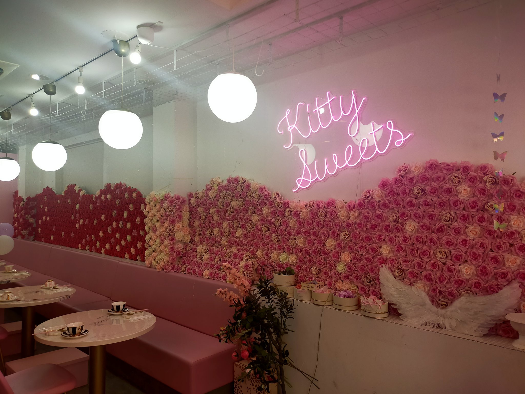 レア❗️キティ アイスクリームポーチ パフェ ラミネート生地 ピンク