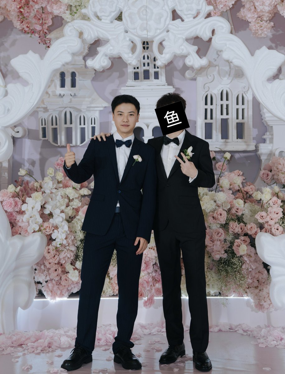 EvanCrypto17's tweet image. 给小鱼哥当伴郎，难得自我放假休息一下～
（按照行业习惯，不露脸的博主都贴头像

除行业内容外，这次婚礼也从别的朋友口中得知小鱼哥一些事情，果然性格决定命运。

“大学别人都在上课，他一个人拿电脑去图书馆呆一天……”

“喜欢研究新玩意，天天不知道在捣鼓什么”…