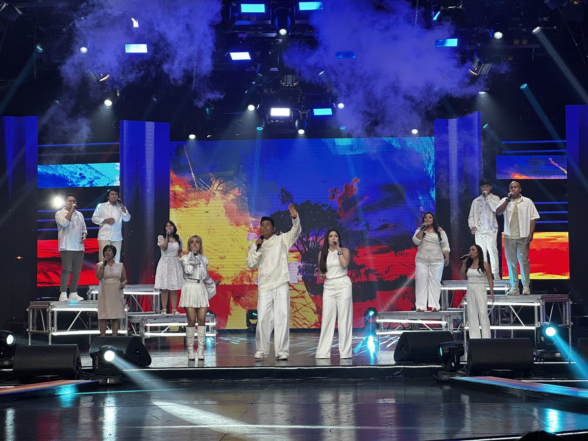 ASAPOfficial's tweet image. Gary V, Angeline and Klarisse open the #ASAP stage with a bang! 🥳

#ASAPmabutingPILIPINO #ASAP30