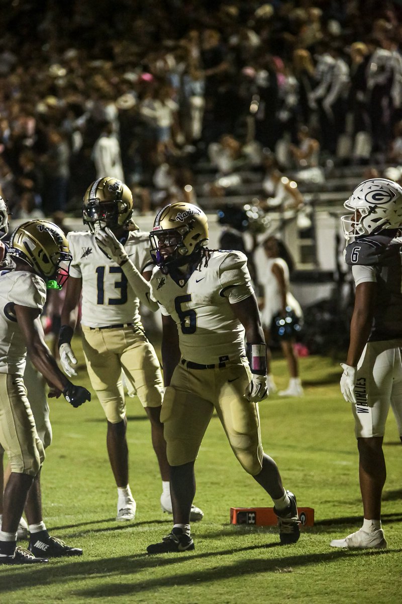 Thanking the Lord for another year on this earth!! #1800

Along with that here is my mid-season film… the tape speaks for itself!!!

hudl.com/v/2StnGj