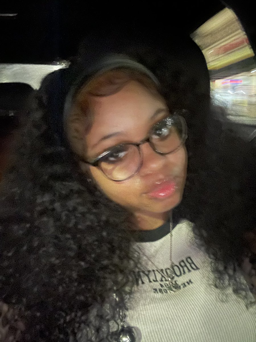 👩🏽‍❤️‍💋‍👩🏽 (@filesofcece) on Twitter photo 