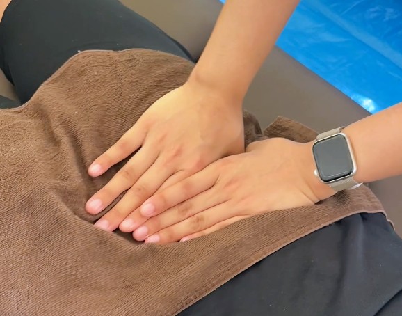 滋賀国民スポーツ大会・陸上競技

１日目は男子砲丸投で優勝🏆
２日目の昨日も入賞がありました✨

トレーナー帯同中の中村先生（10期生）も手技による施術からアイシングする選手へのバンテージなど選手のサポートに奮闘中です🔥

#新潟柔整 #柔道整復師 #スポーツトレーナー #陸上競技 #国スポ