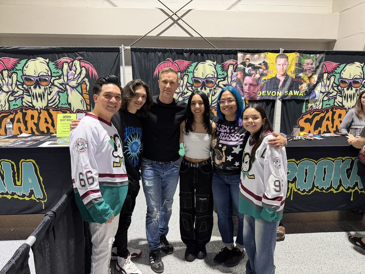 It was a pleasure to finally meet you! <a href="/DevonESawa/">devon sawa</a> #devonsawa #christinaricci #mannyblue #theblues #scaradise #casper