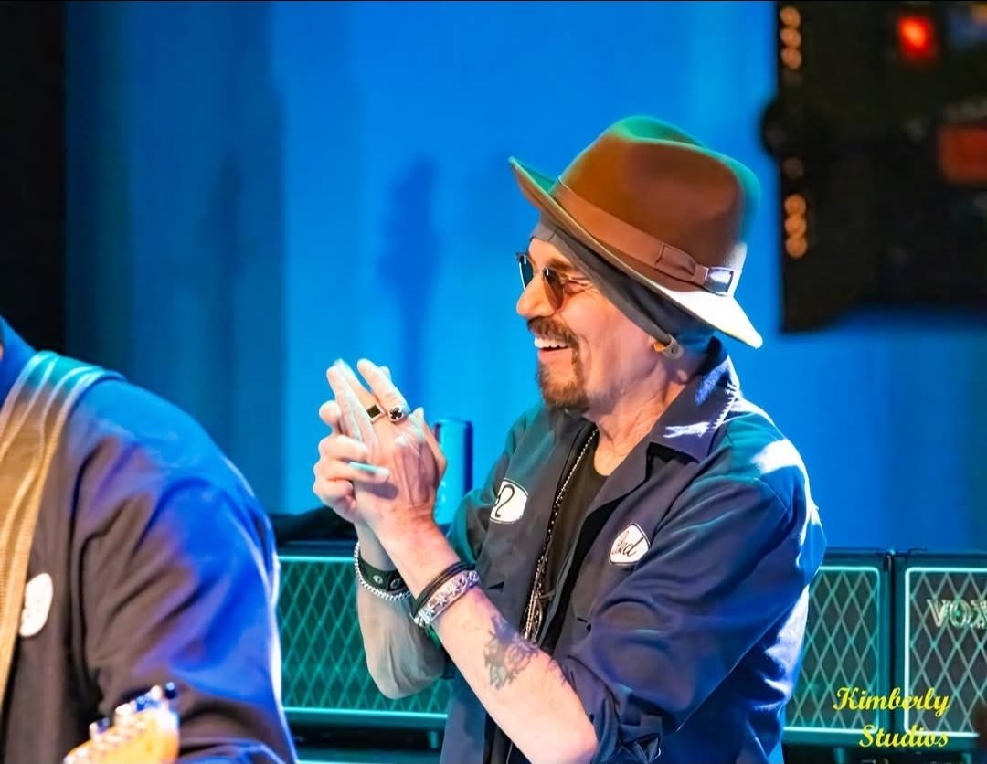 KnotsMarshall's tweet image. The energy this band brought to Marshall, TX was fantastic! Such an entertaining experience. 

#billybobthornton #theboxmasters #live #concert #2025tour