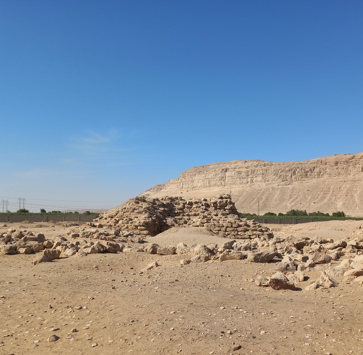 Final day of the Sinki Archaeological Project in Abydos! 
アビュドスのシンキ考古学プロジェクト最終日！名残惜しい...