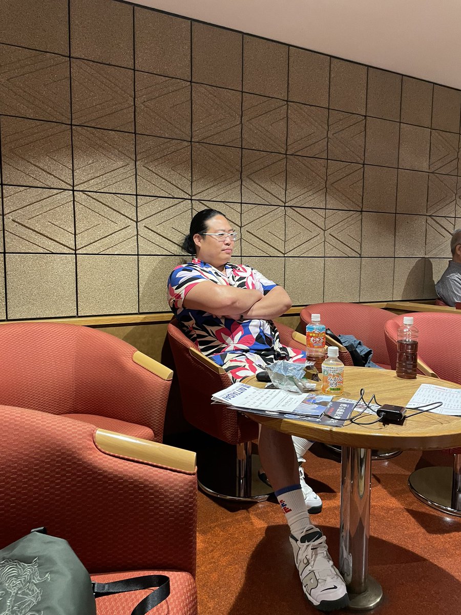 妙義龍関断髪式ー！！！！
ボックス席に元安大ノ浪さんいました！！！！
#sumo