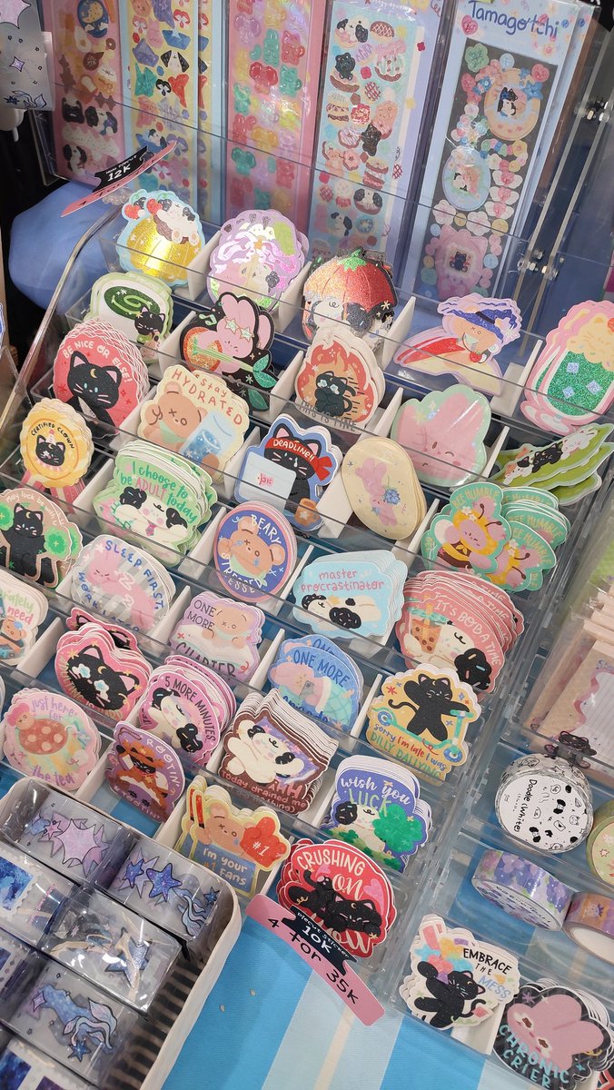 cheexystudio's tweet photo. Last day!
Table 45 with @__ardya 😆
#kkam #kirakira #kirakiraartmarket #kkam05 https://t.co/dbqg7xyDtK