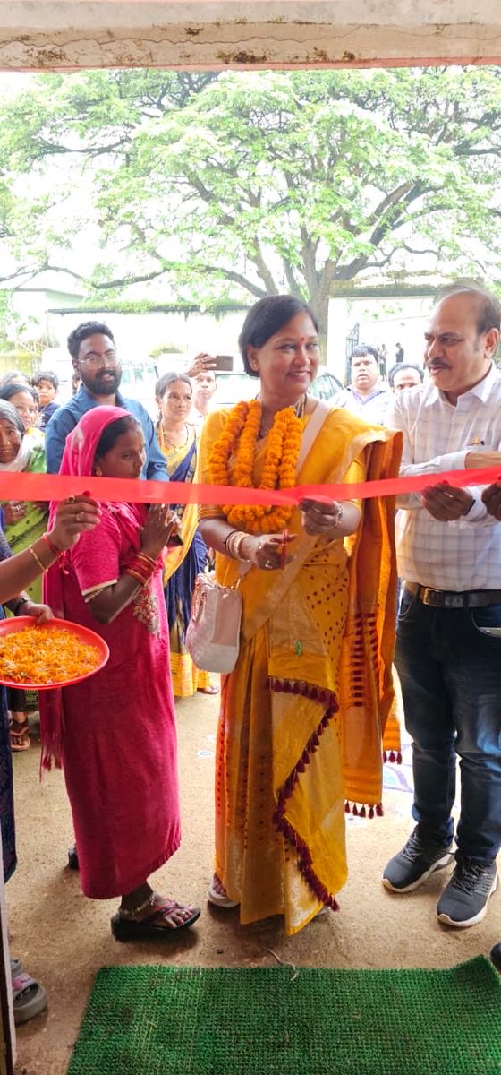 varnalideka's tweet image. 1/3 It has been a privilege to engage with India’s diverse tribal communities.  Of all my job profiles, Grassroots work continues to excite me the most. As State Prabhari for Odisha, I’m fortunate to travel to remote tribal regions across the Eastern Ghats &amp;amp; Reserve Forests.
#AKA