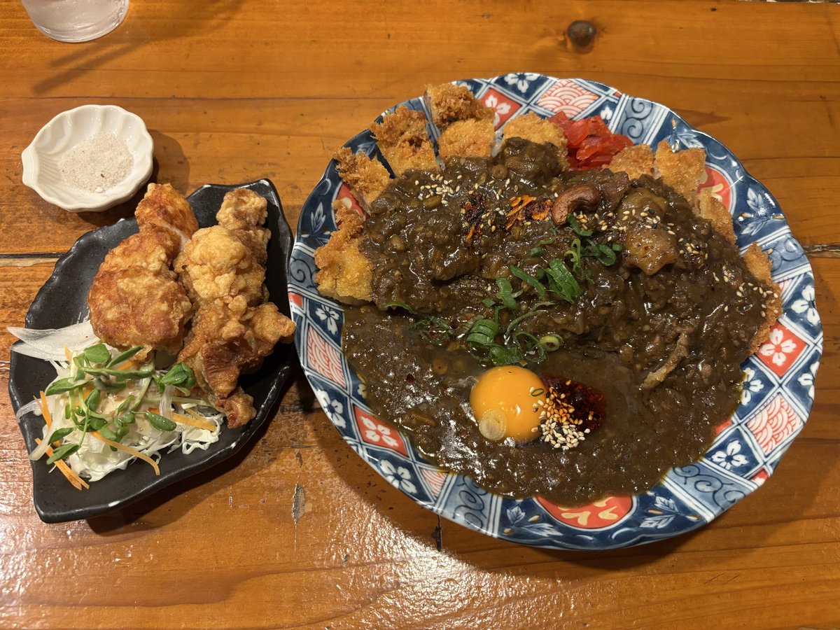 nobuyanobuya1's tweet image. 此花区の てんてん カツカレー玉子トッピングに 唐揚げハーフ食べました 弟も これから食べたみたいで この薄っぺらいトンカツいる？って言ってましたが この薄っぺらいトンカツがルーかかる事で 美味なるように 僕は思います^ ^