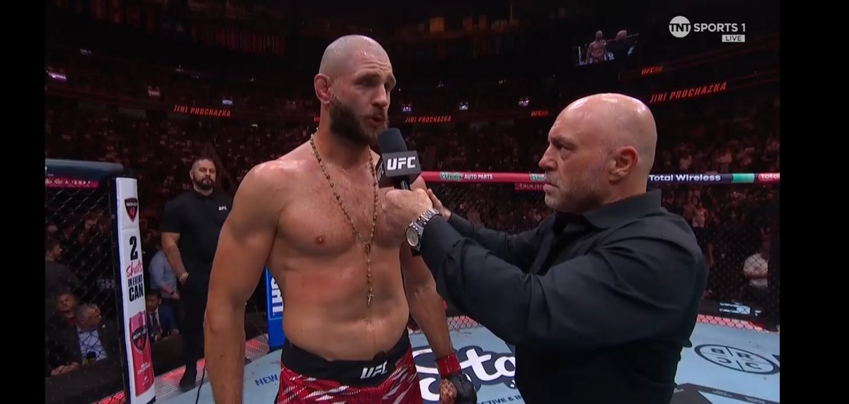 NotColst's tweet image. #UFC320 WOW!! I was not expecting round 3 to end that way. What a knockout by Jiri!