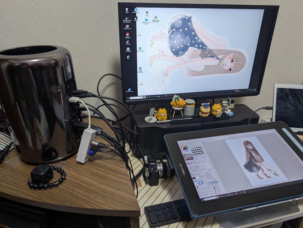 kakesukun's tweet photo. 最近メインで使ってるmacpro2013鉄仮面さま。本体を揺らすと端子周りが光ってめちゃくちゃカッコいい
#macpro2013 #イラスト https://t.co/lCpLTO2InM