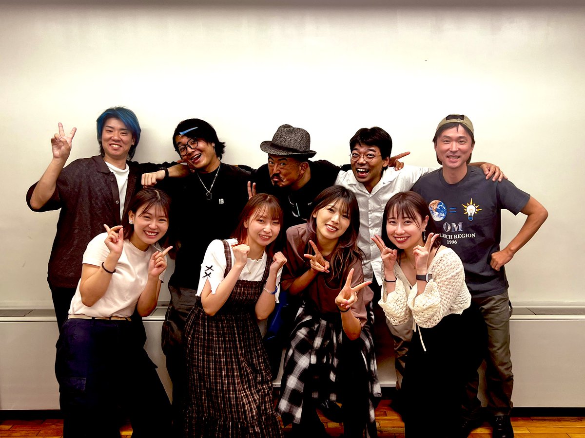 hobohoboenenkai's tweet image. 『いつかは思い出にして』

稽古始まってます！！

めちゃんこオモロイので沢山のお客様にぜひ観ていただきたいです！！

ご予約はお早めに😊✨