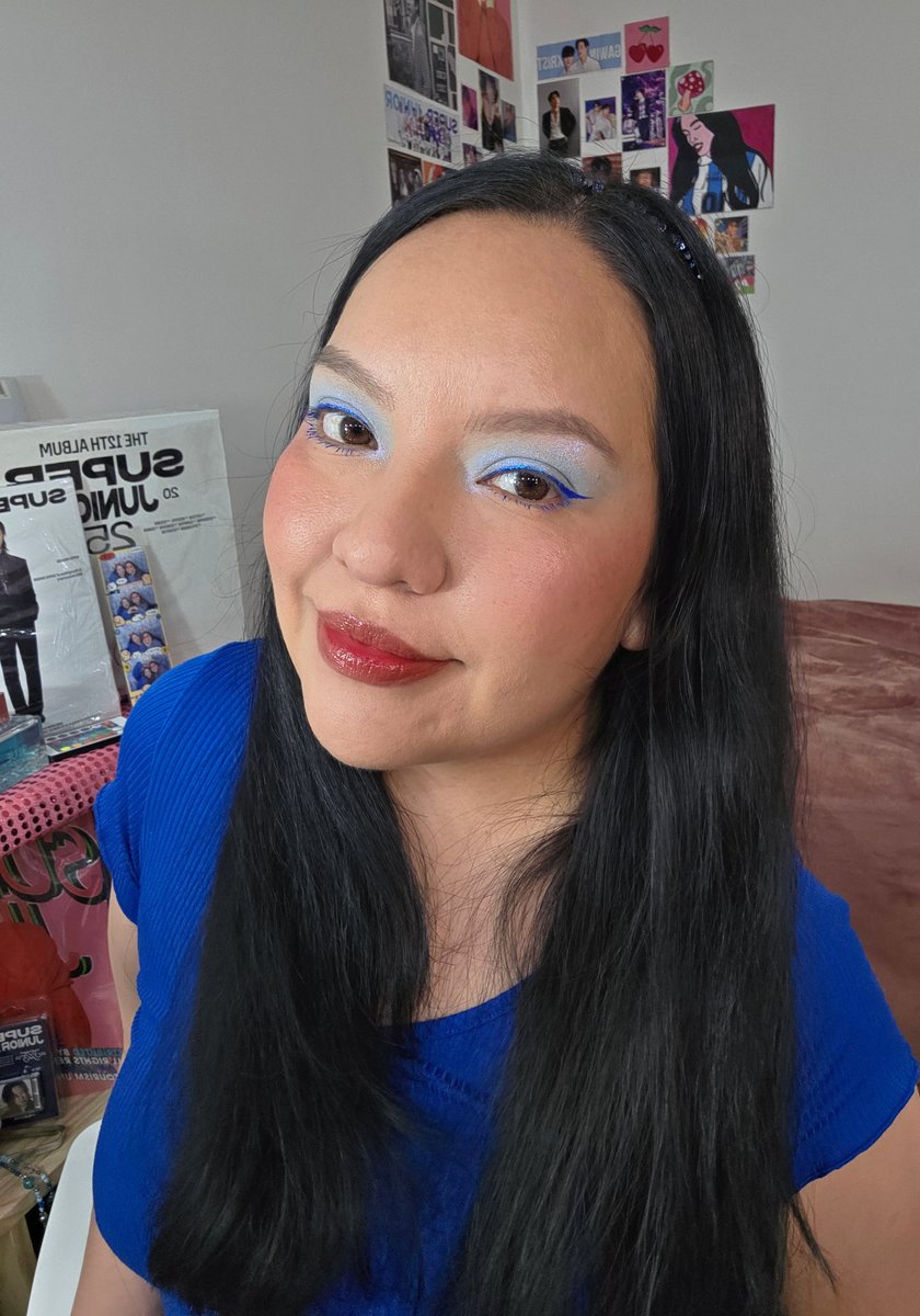 makeupbysil's tweet image. Resultado final, les dejo el rimmel en las pestañas de arriba me olvidé el arqueador en el estudio. 
Ya estoy ready para ver a los super viejos💙