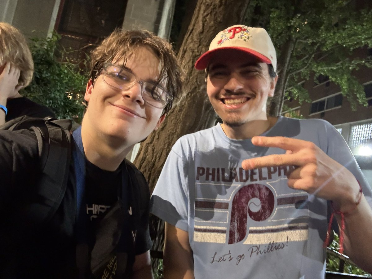 truecoolguy's tweet photo. Generational night https://t.co/44PCmwA7It
