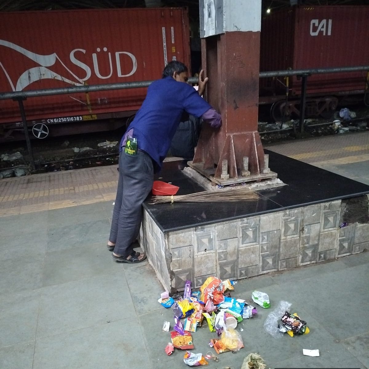 drmmumbaicr's tweet image. #SwachhataHiSeva2025

Cleanliness drive at #Panvel Station.  

Swachh Panvel, Sundar Panvel.

#SpecialCampaign5.0 #IRSpecialCampaign5 #SCDPM5 #CentralRailway

@Central_Railway @YatriRailways