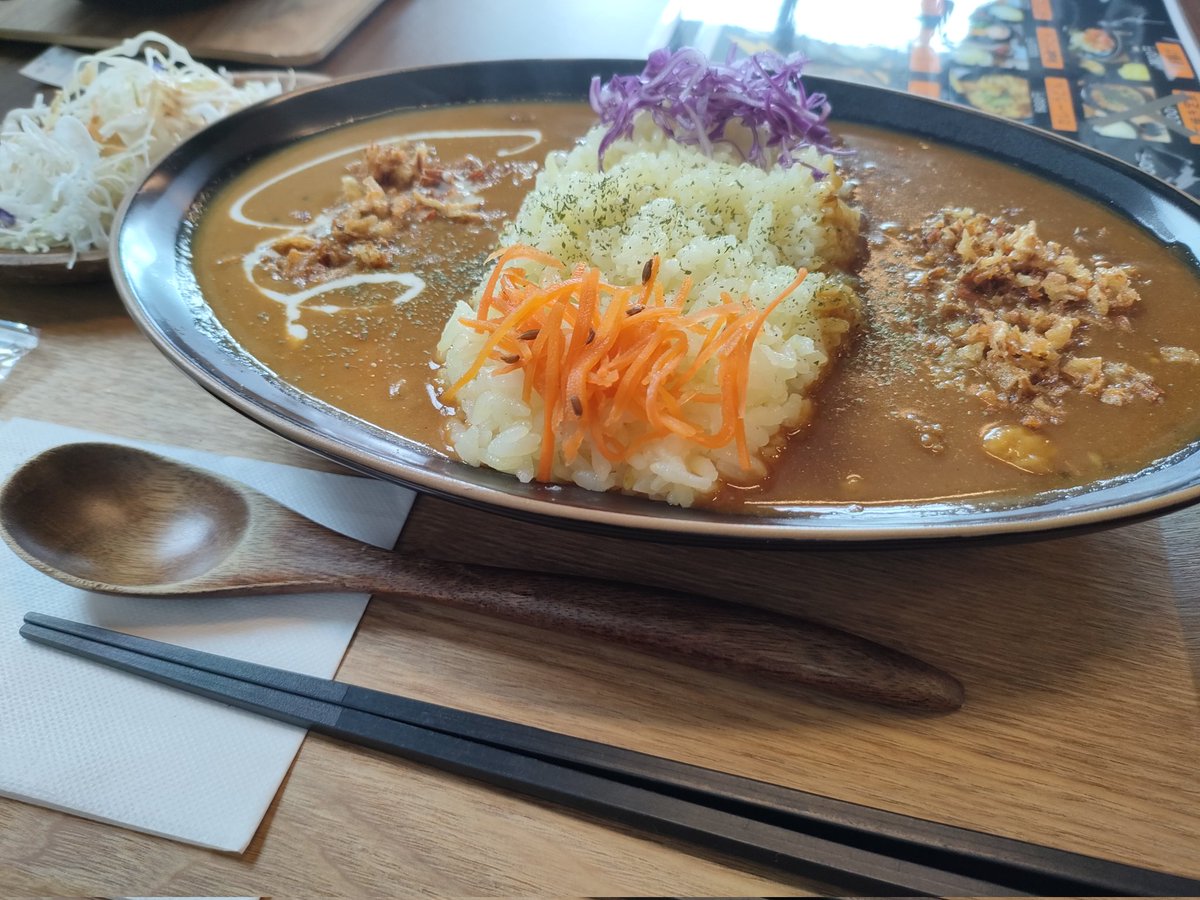 ino_VTR250_GROM's tweet photo. 皆さんと一緒に楽しくランチ🥰
カレー、めっちゃ美味しいです👍✨
#LightningVolt
#全日本VTRMTG2025
#関西プチミー
#VTR250 https://t.co/7GMiDJDhkW