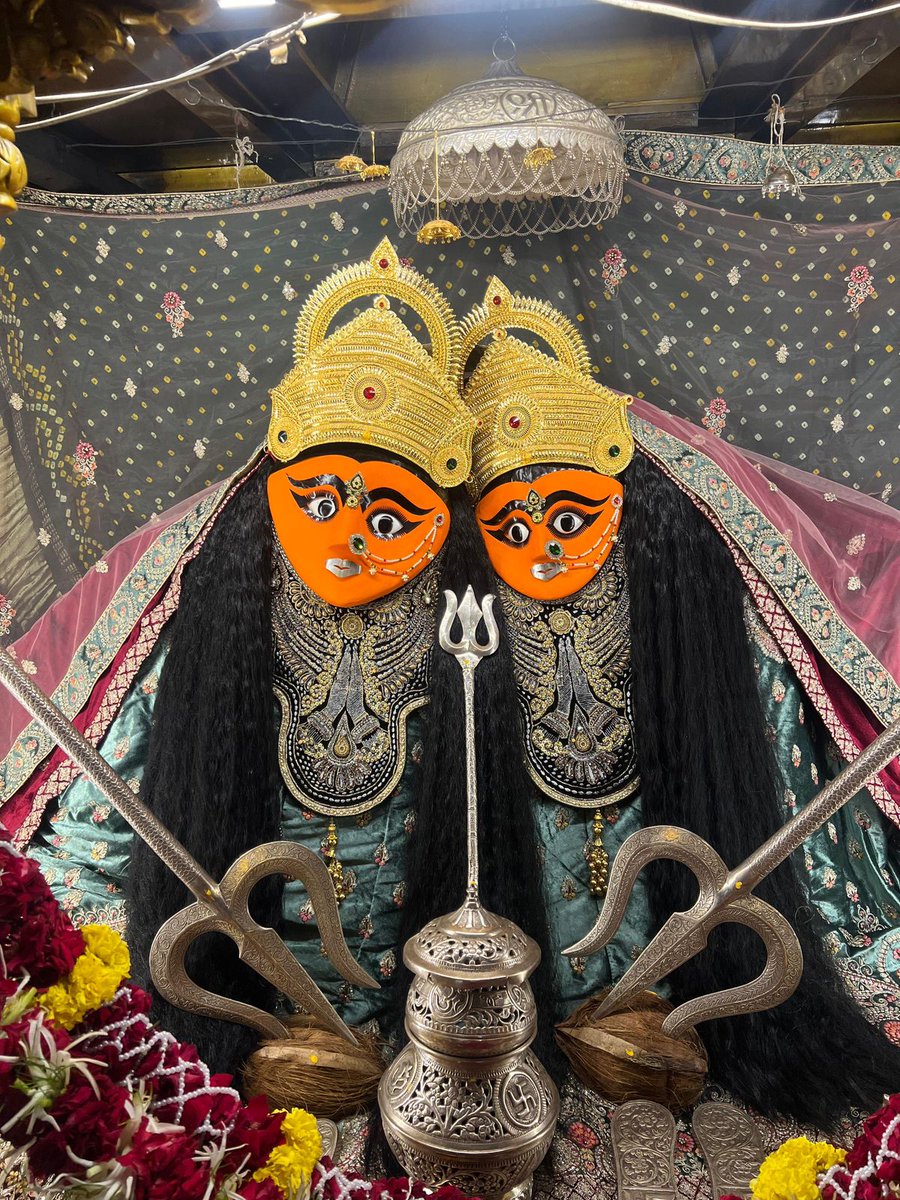 ChotilaTemple's tweet photo. આજના દર્શન 🚩 
આસો સુદ તેરસ. રવિવાર.
તા. 05/10/2025.
જય માતાજી 🙏🏻 https://t.co/7tsDCBLRyz