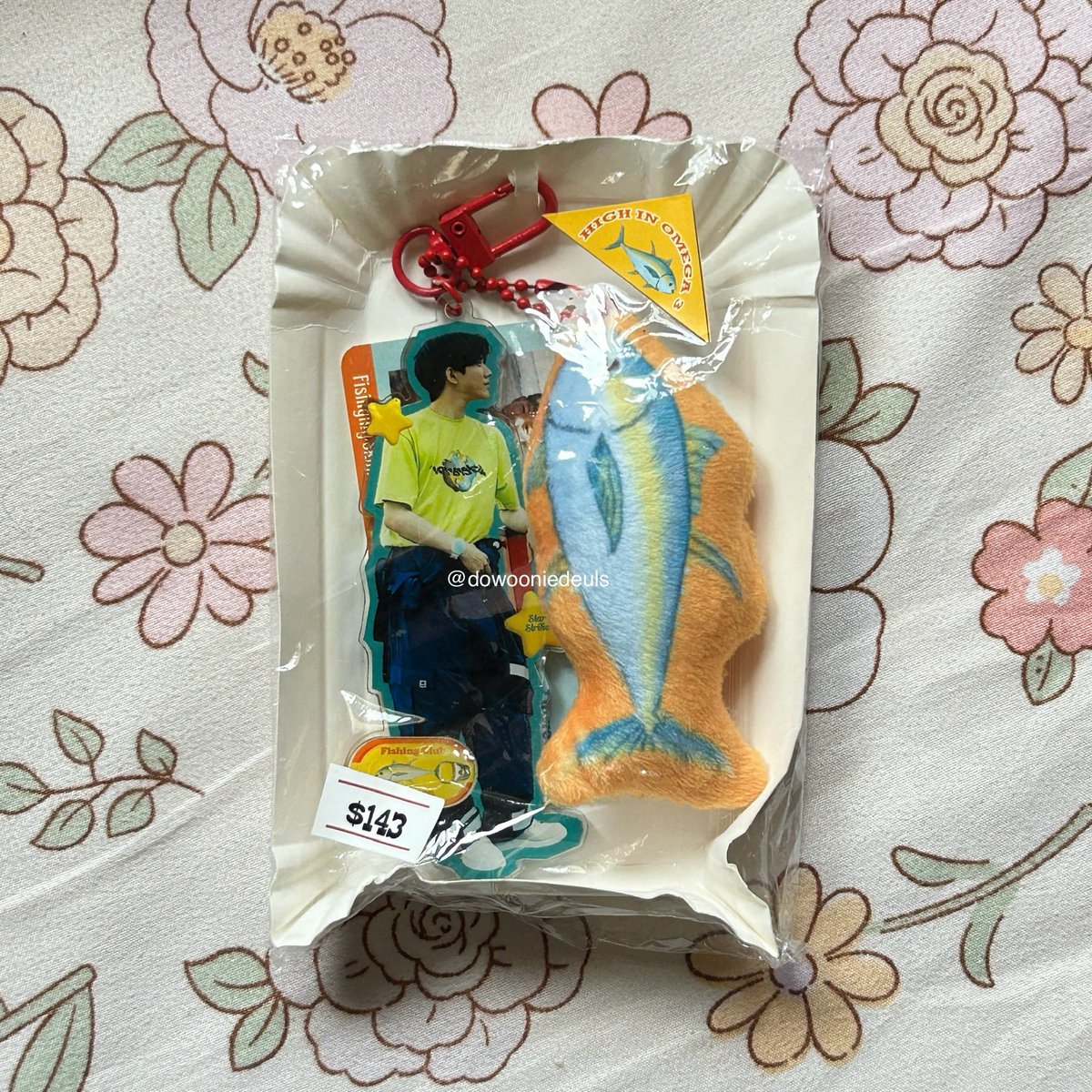 dowooniedeuls's tweet photo. wts/lfb ! 🍀

🍋 dowoon keychain - RM15
🍋 don id holder + id pics - RM30 
🍋 mini don - RM50
🍋 15cm 2024 pil - RM80 w damaged box 

• postage RM10
• can pickup area kl this wednesday only ! 
• dm for more details

#pasarday6 #pasarday6my #pasarday6malaysia #DAY6inKL https://t.co/mmFHs1q4jL