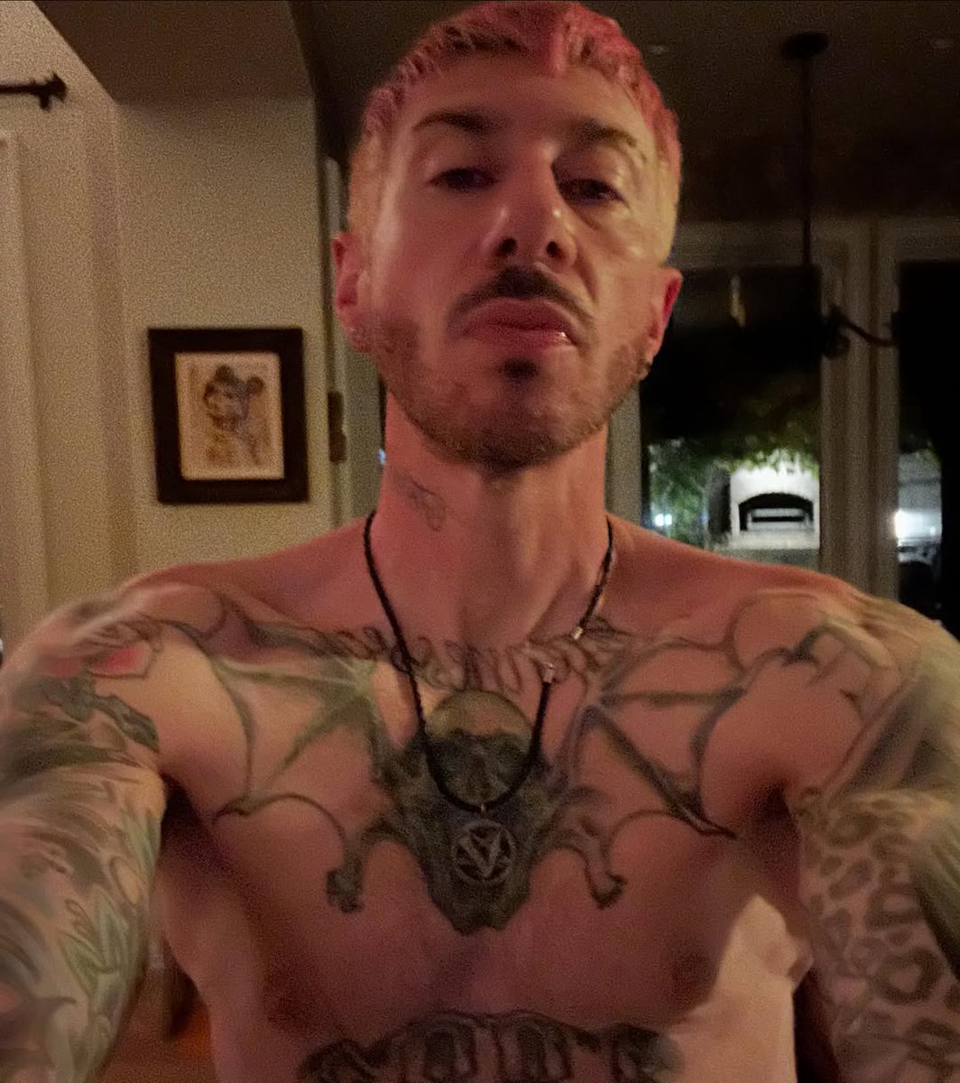 i think he likes shirtless selfies