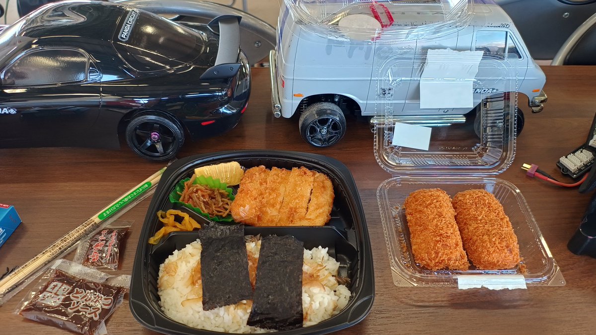 とうちゃくしとります✨
ドリフトやってチーズチキンカツ弁当とカニクリームコロッケを食っとります🐰👍
次はツーリングだい✌️🐰