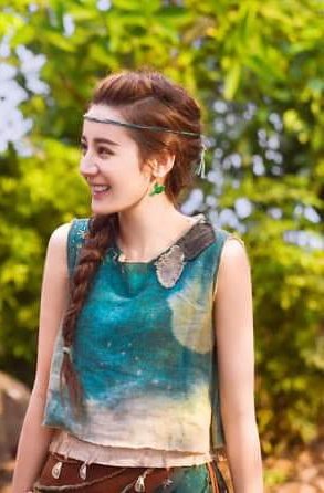 dear_alice88's tweet photo. #迪丽热巴 . This remembering me with her unaired drama #SagaOfLight which She shot few years ago. Chang Ee. Goddess of The Moon. Etheral My Baobei An Actress #Dilraba 👸🏻🌝🌜🌕🌛👸🏻🌸🌸🌸🌹🙏🤍🤍🤍🤍🤎🤎🤎 https://t.co/X8UOAUGTf1