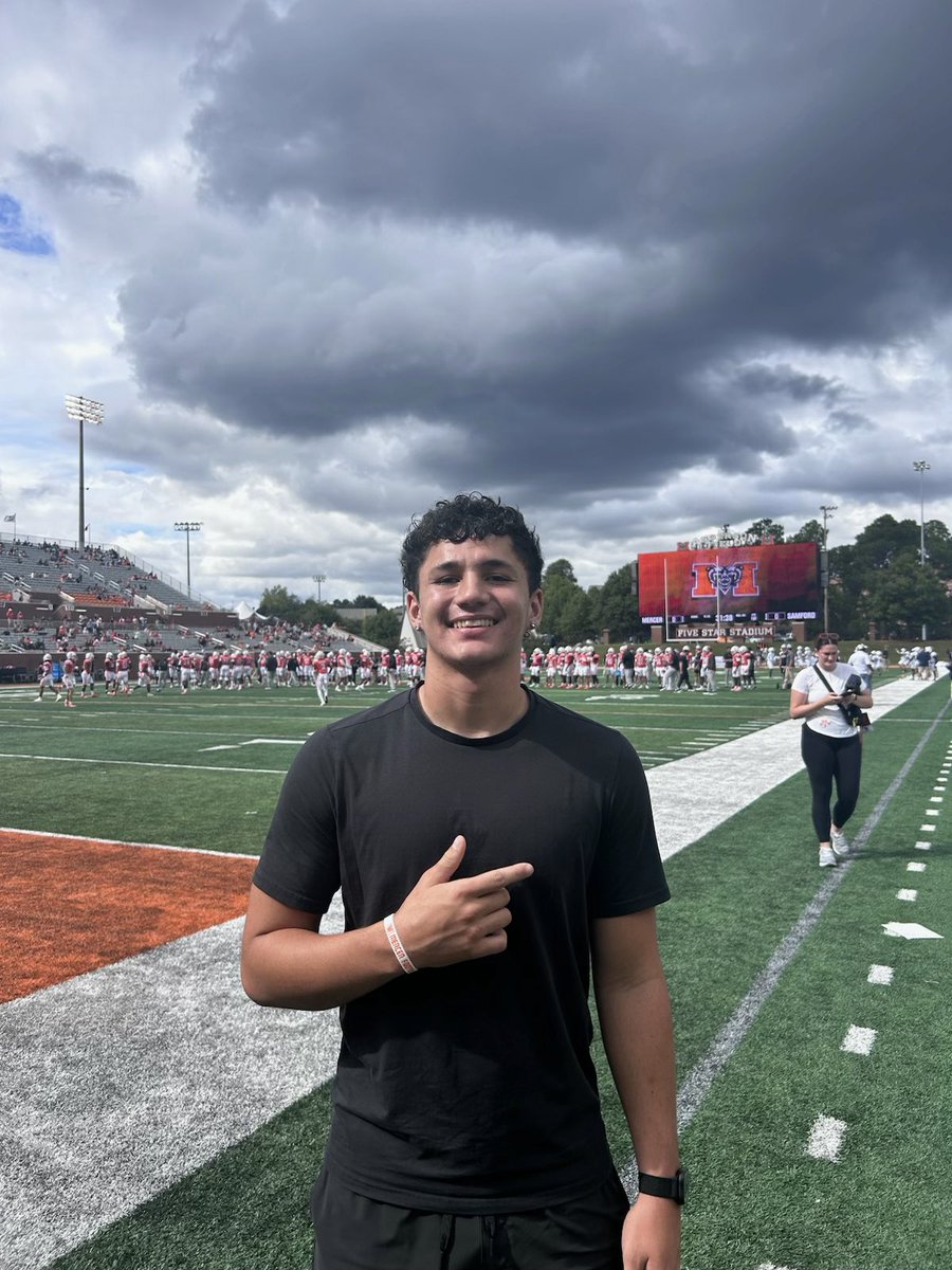 ElijahVal3ntine's tweet photo. Had a great time on my visit to @MercerFootball today! Great campus great team!
@coachLong95 @CoachBrown24 @TylerWilliams2 @Bigskyjeepin https://t.co/7sWvC1YpIj