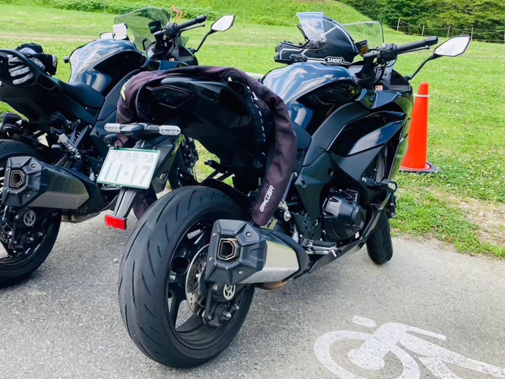 Tao_sub25's tweet photo. 友人のバイクが盗まれました

市原　あ11-17
ninja1000sx

10/4 14時〜10/5 0時の間
大体10時間位の間にやられたそうです
みかけたら教えてください

#バイク盗難 
#バイク盗難情報 
#拡散 
#拡散希望rtおねがいします 
#ninja https://t.co/nsXsThthor