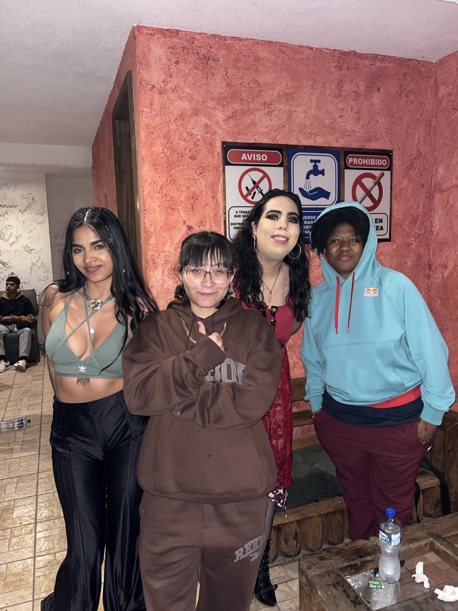 fmsmex's tweet photo. Noche de chicas en la liga del fri fri champagne 🇲🇽🔥

Estamos a 30 minutos de comenzar con la sexxxta temporada 😍

🔴 Podrás disfrutar de la transmisión EN VIVO a las 18:00h 🇲🇽 en el canal de YOUTUBE de @urbanroosters 📺 

19:00H |🇨🇴🇵🇪
20:00H | 🇻🇪🇺🇸 
21:00H |🇦🇷🇨🇱 
02:00H 🇪🇸 https://t.co/EgIw5IGPU5